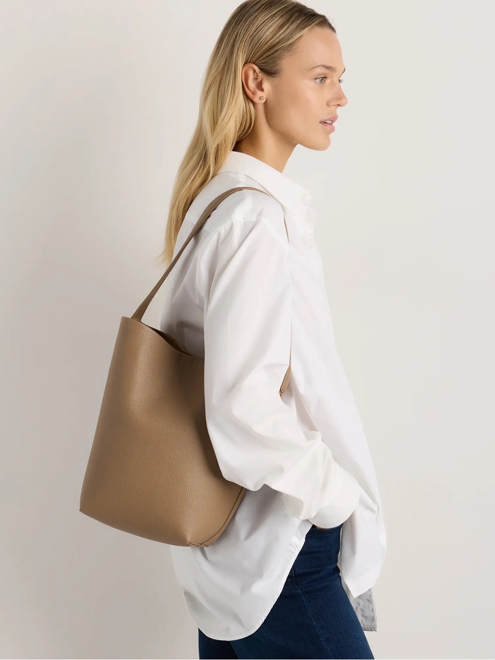 Quince Italian Leather Soft Bucket Shoulder Bag - Picture 2 of 7